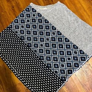 Knit Poncho Size-Universal